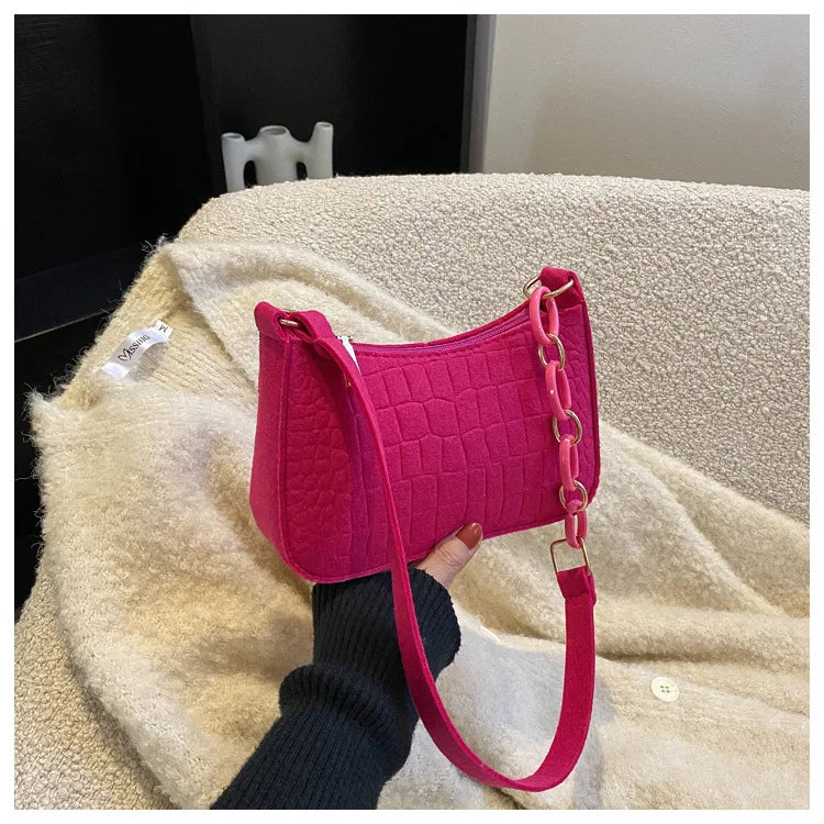 New Popular Retro Gentle Temperament Small Square Bag Shoulder Portable Fashion Leisure Bag.