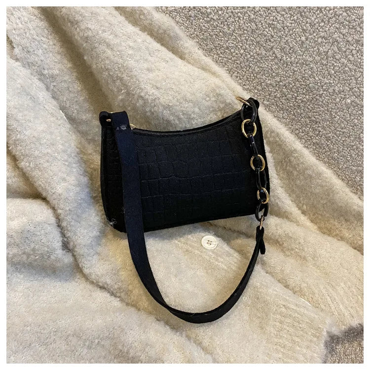 New Popular Retro Gentle Temperament Small Square Bag Shoulder Portable Fashion Leisure Bag.