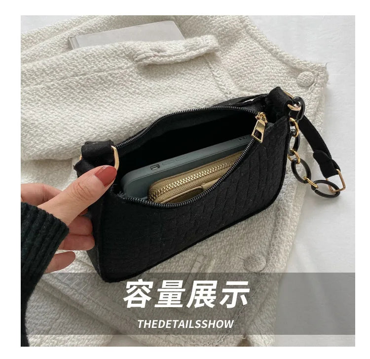 New Popular Retro Gentle Temperament Small Square Bag Shoulder Portable Fashion Leisure Bag.