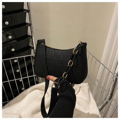 New Popular Retro Gentle Temperament Small Square Bag Shoulder Portable Fashion Leisure Bag.