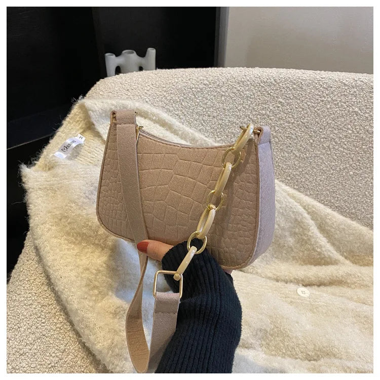New Popular Retro Gentle Temperament Small Square Bag Shoulder Portable Fashion Leisure Bag.
