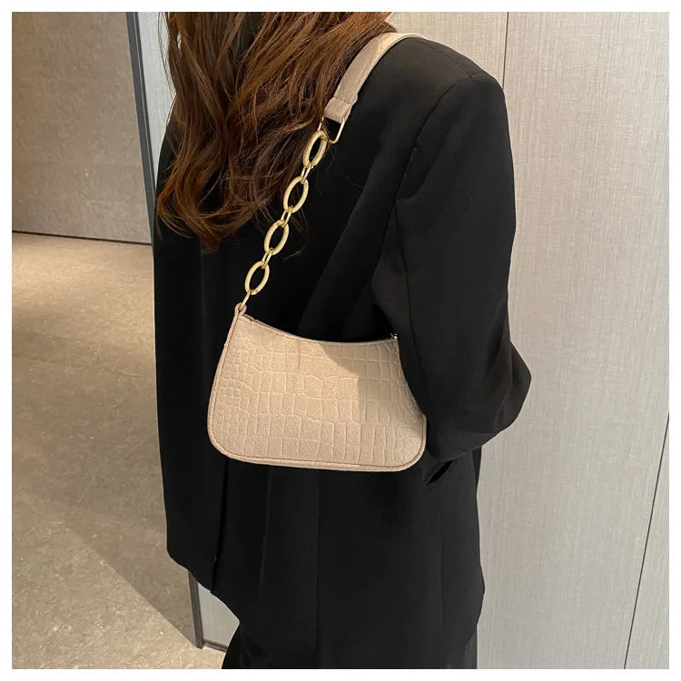 New Popular Retro Gentle Temperament Small Square Bag Shoulder Portable Fashion Leisure Bag.