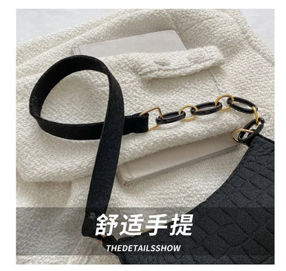 New Popular Retro Gentle Temperament Small Square Bag Shoulder Portable Fashion Leisure Bag.